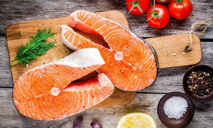 Cá Hồi Có Phải Là Thịt Đỏ Không? Giải Đáp Từ Chuyên Gia Dinh Dưỡng