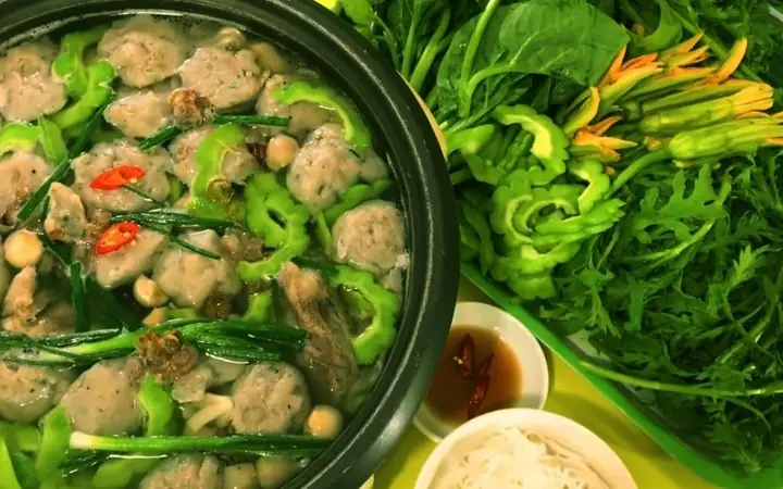 Cá Thác Lác Cảnh Ăn Gì? Cẩm Nang Dinh Dưỡng Toàn Diện