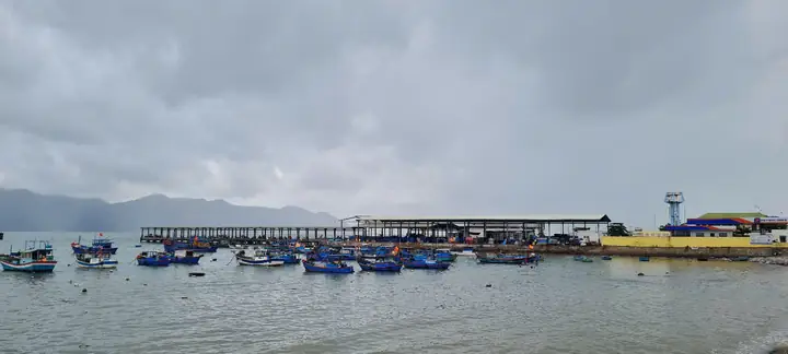 Cảng Cá Vĩnh Lương: Hướng Dẫn Chi Tiết Từ A-z | Vị Trí, Hải Sản Tươi Ngon & Trải Nghiệm Cảng Cá Vĩnh Lương: Hướng Dẫn Chi Tiết Từ A-z | Vị Trí, Hải Sản Tươi Ngon & Trải Nghiệm