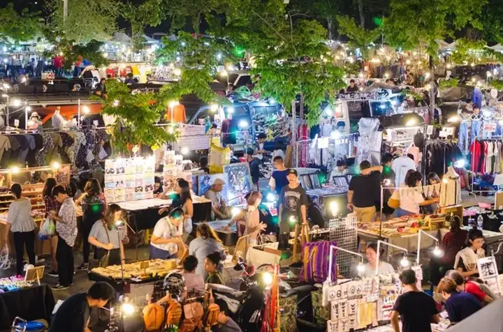 Chợ Cá Cảnh Chatuchak Bangkok: Khám Phá Thiên Đường Thủy Sinh Triệu Đô