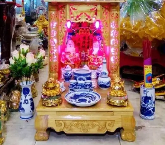 Có Nên Đặt Bể Cá Cạnh Bàn Thờ Không? Hướng Dẫn Chi Tiết Theo Phong Thủy
