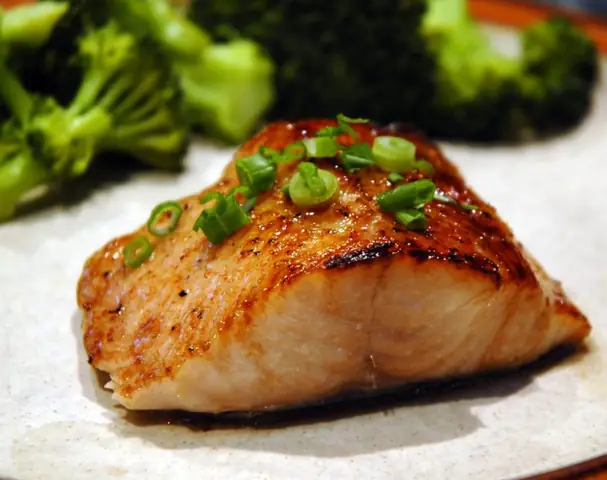 Dinh Dưỡng Cá Ngừ: Thành Phần, Lợi Ích Và Lưu Ý Chi Tiết