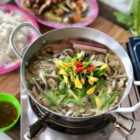 Hình Ảnh Cá Linh Bông Điên Điển: Khám Phá Đặc Sản Mùa Nước Nổi Miền Tây