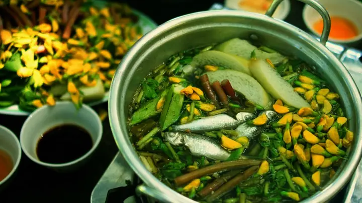 Hình Ảnh Cá Linh Bông Điên Điển: Khám Phá Đặc Sản Mùa Nước Nổi Miền Tây