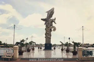 Tượng Đài Cá Basa Châu Đốc: Biểu Tượng Kiêu Hãnh & Điểm Đến Thú Vị Ở An Giang